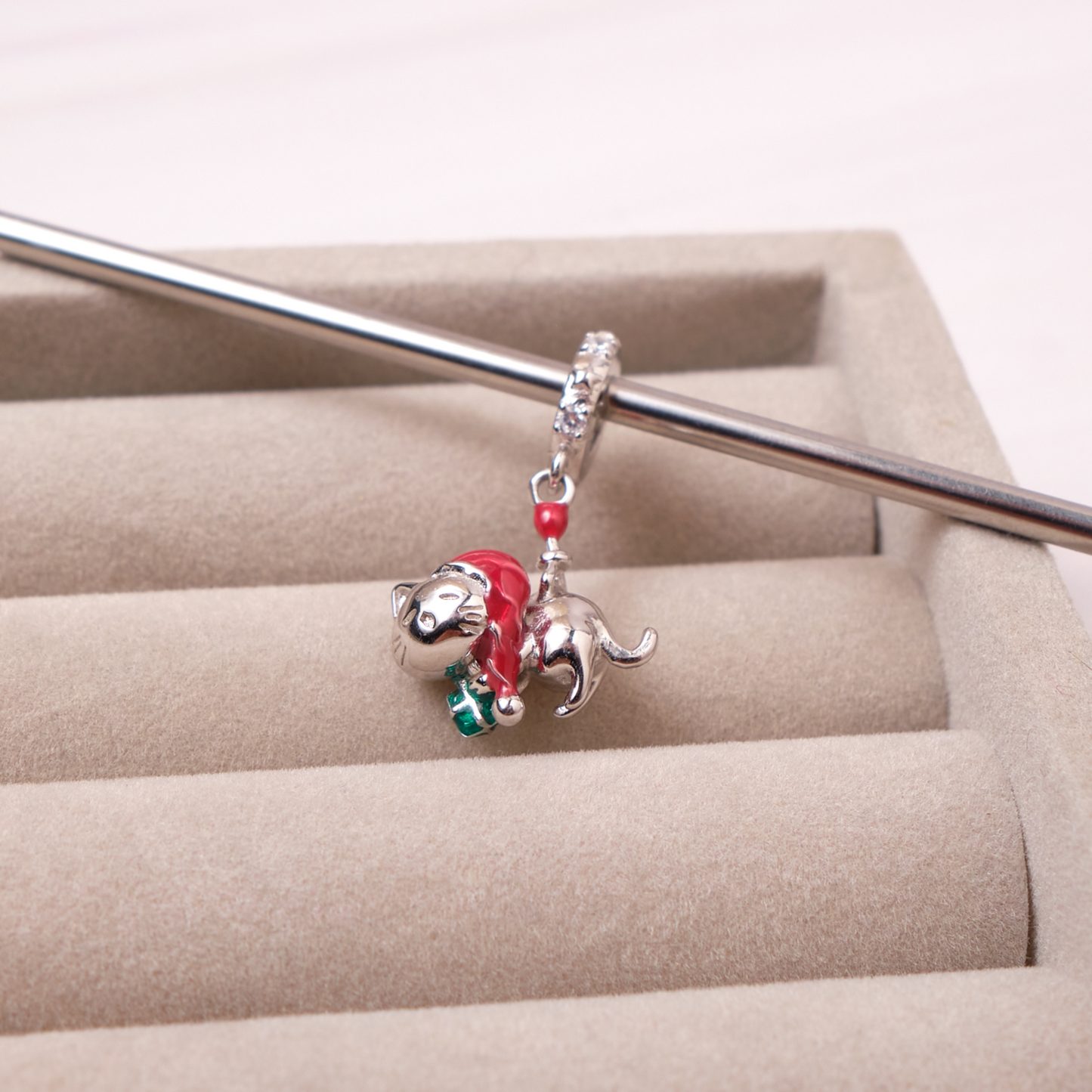 Charm Gatito Navideño