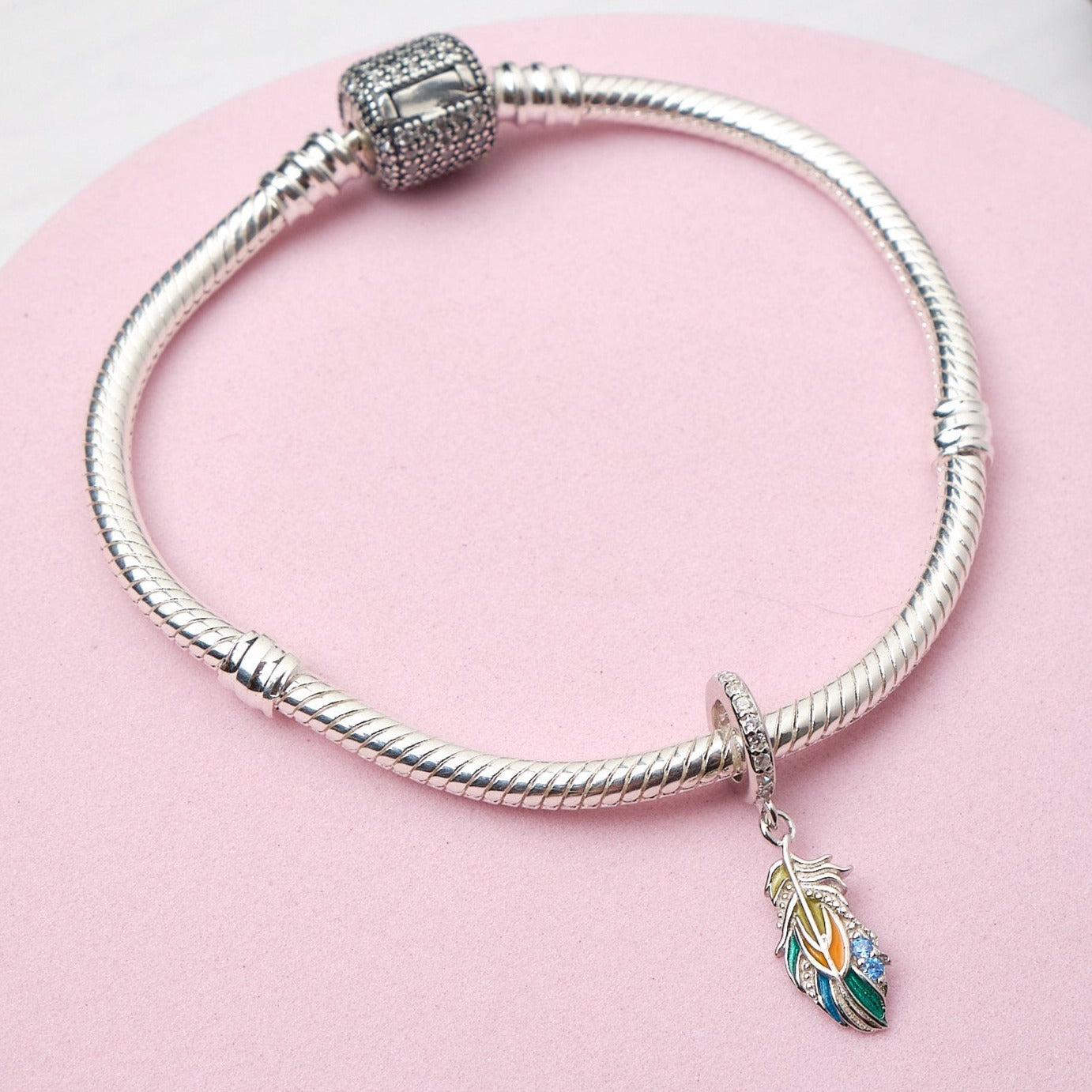 Charm Pluma