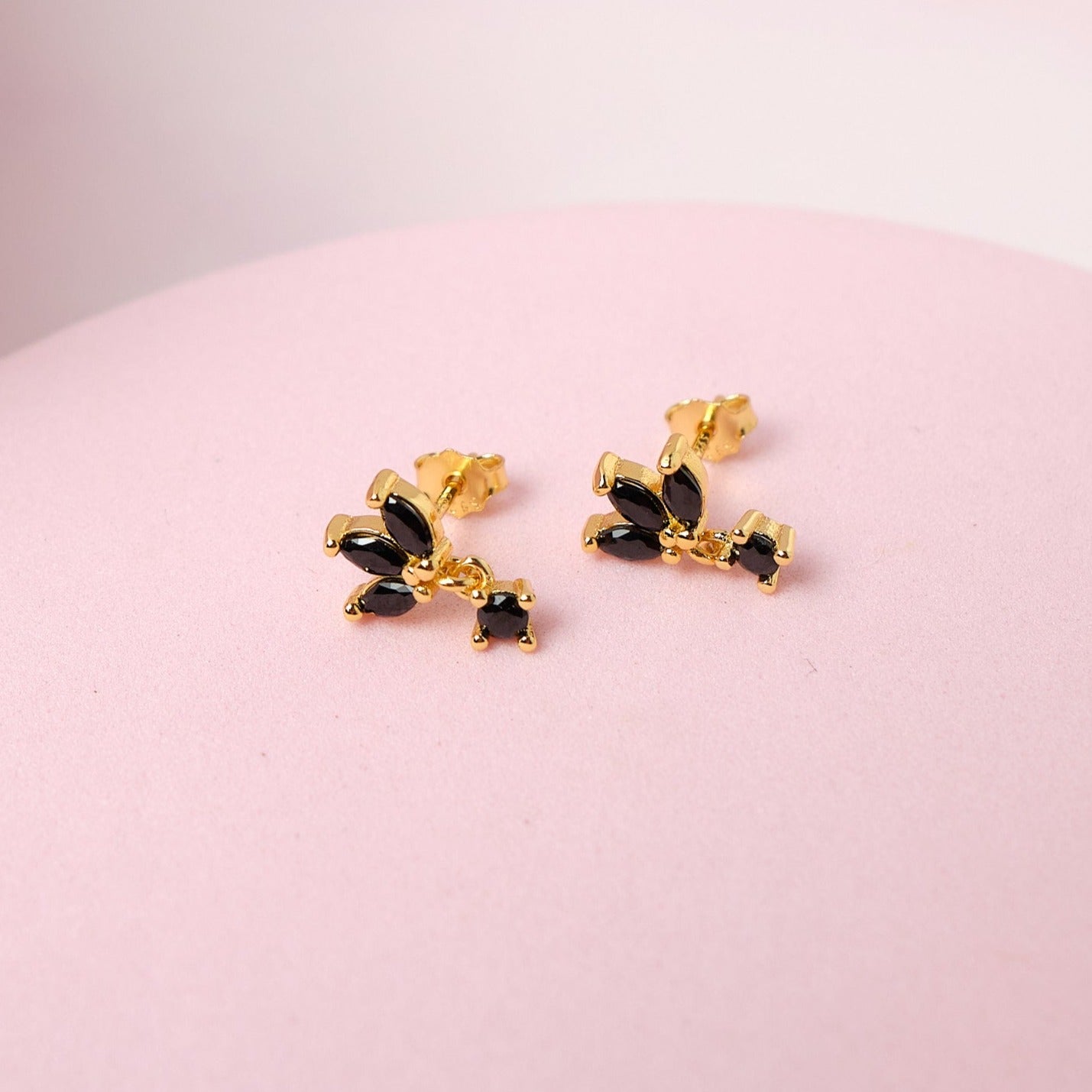 Aretes Dafne - Gold - 7x11mm - Negro