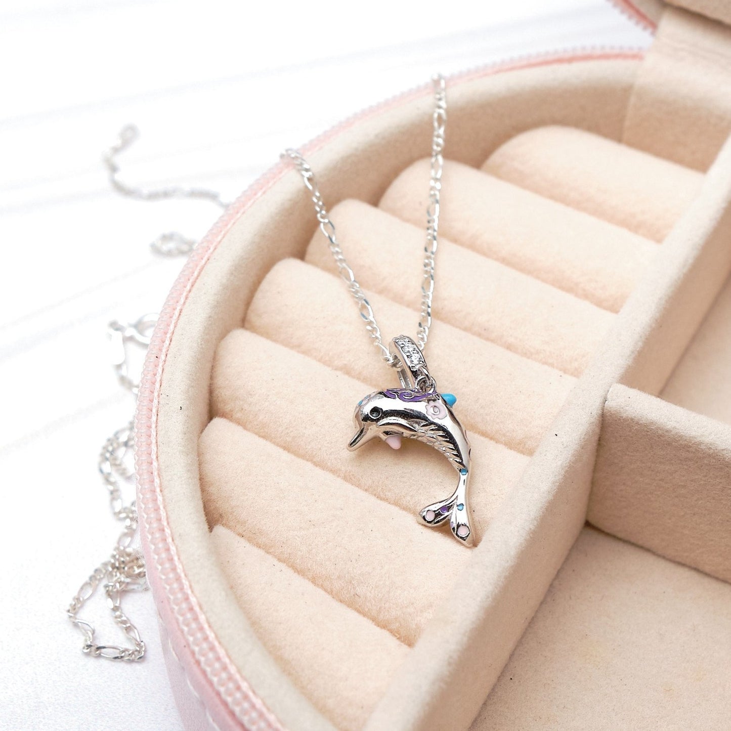 Charm Delfín